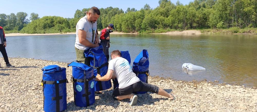 Волонтеры "Разреза Тайлепский" выпустили мальков хариуса в Верхнюю Терсь