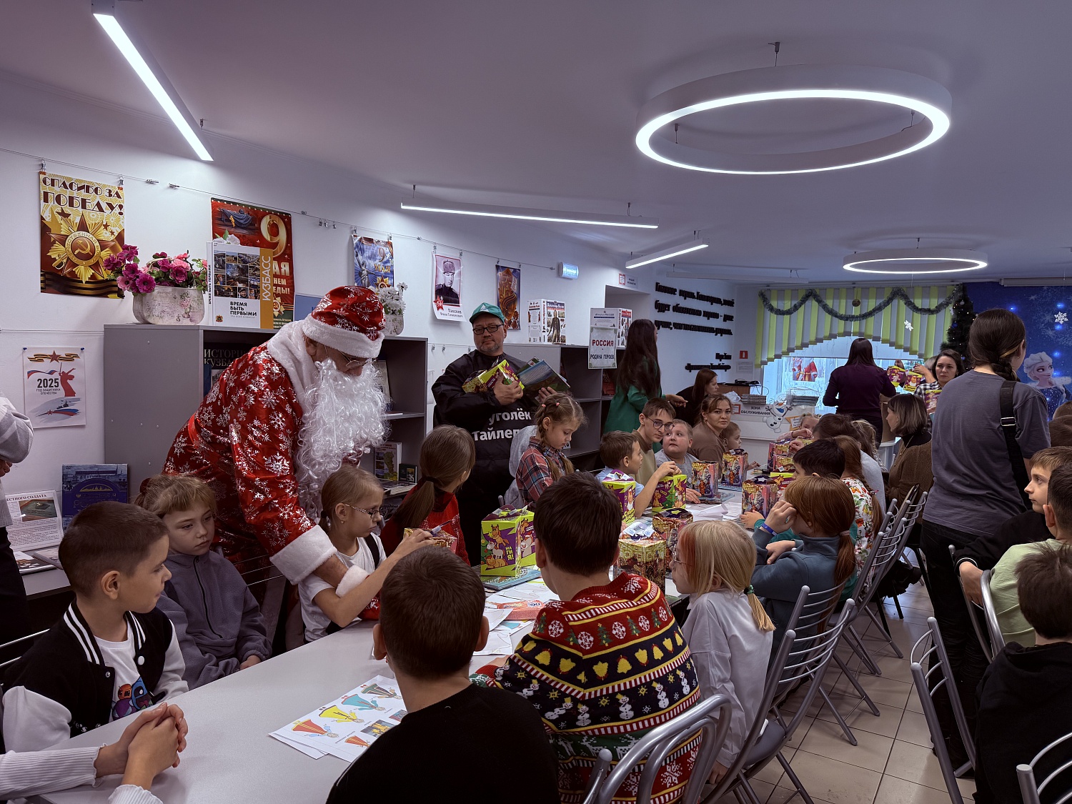 «Разрез Тайлепский» провел предновогодний мастер-класс для детей с ограниченными возможностями здоровья