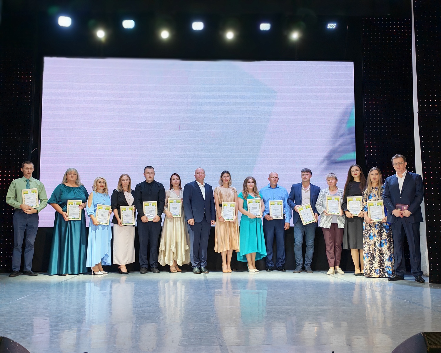 Сотрудников «Разреза Тайлепский» наградили накануне Дня Шахтеров